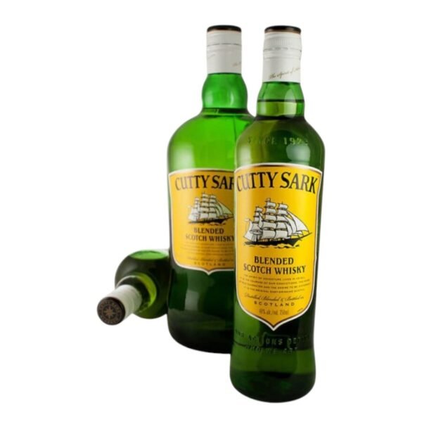 Cutty Sark Blended มีจุดเด่นอะไรบ้างเมื่อเปรียบเทียบกับวิสกี้อื่น ๆ?