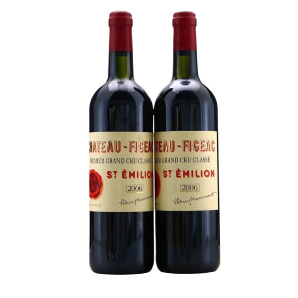 Figeac 2006 มีคะแนนจากนักวิจารณ์หรือรีวิวในเว็บไซต์ไหนบ้าง?