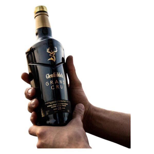 Glenfiddich Grand Cru 23 Year Old มีรสชาติและกลิ่นหอมเป็นอย่างไร?