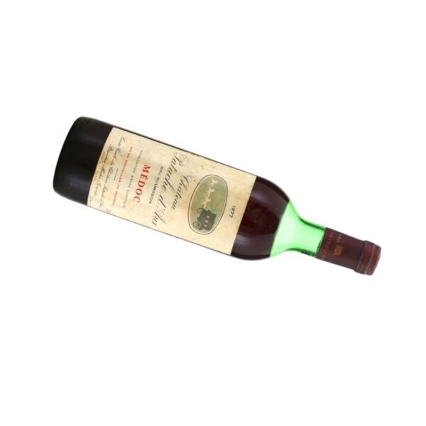 มีข้อมูลเกี่ยวกับกรรมวิธีการผลิตไวน์ในปี 1977 ของ Chateau Patache d'Aux หรือไม่?